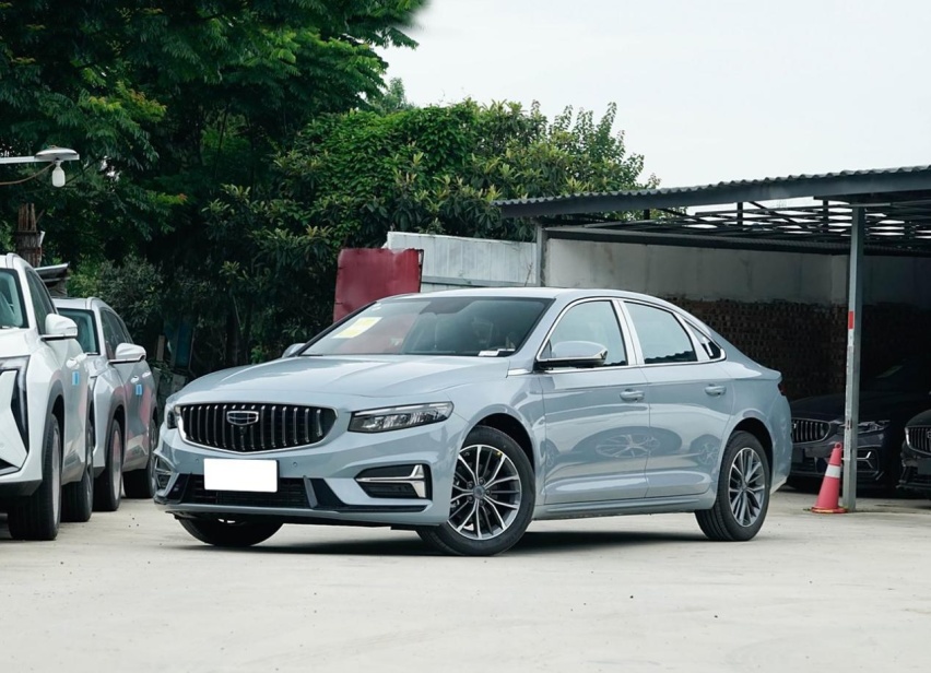 吉利旗下旗舰的燃油轿车，2.0T还不到13万，有沃尔沃的底子