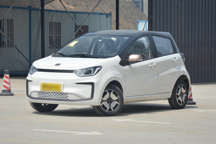 入门纯电动车之间的PK 思皓E10X对比宏光MINI EV