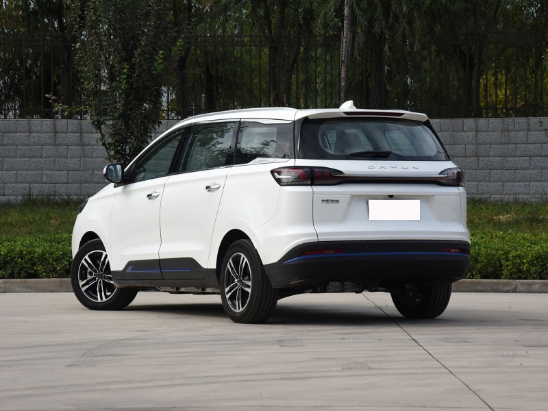 15.98万的纯电MPV，续航超400km，大运汽车远志M1新增车型上市