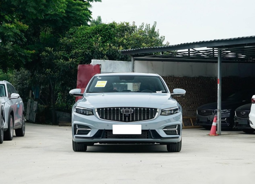 吉利旗下旗舰的燃油轿车，2.0T还不到13万，有沃尔沃的底子