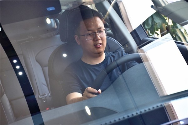 朋友把婴儿车推到4S店！只为找一款15万大空间的SUV
