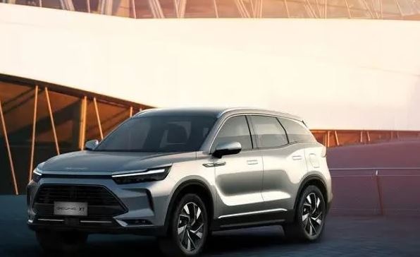 定位中型SUV汽车，BEIJING X7即将预售