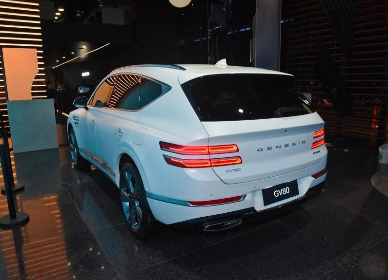 2022成都车展 捷尼赛思GV80四座版实拍解读 搭载2.5T+8AT