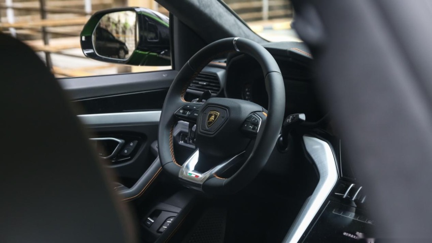 内燃机拥趸的Dream Car 试驾兰博基尼Urus