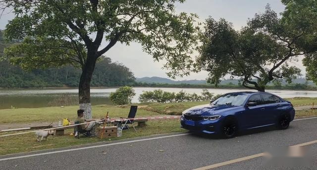 总有SUV喜欢不务正业，这位美术老师的雷克萨斯NX300h算