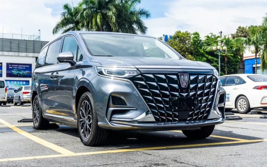 体验荣威iMAX8 EV：30万有档次的纯电MPV，大概只有它了