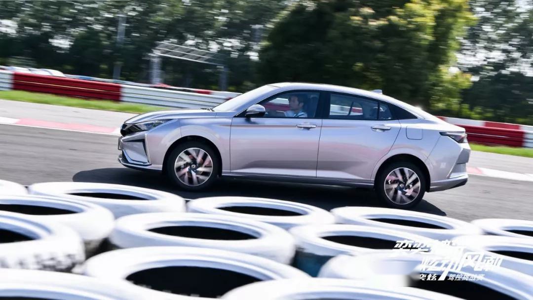 这是一台深得法系扭力梁精髓的国产操控神车…