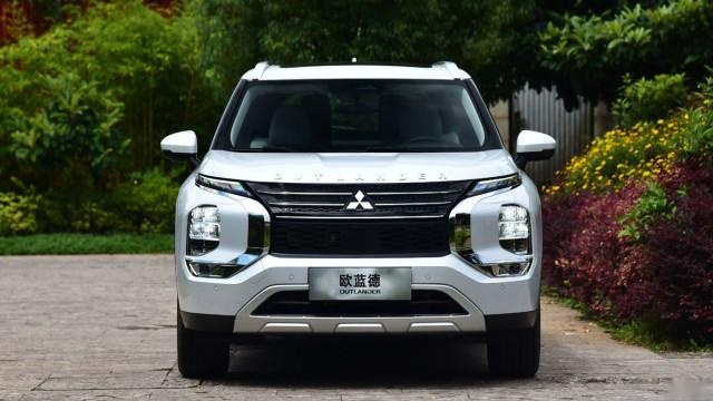 7座+四驱，还换装1.5T，全新三菱欧蓝德养车成本要多少？