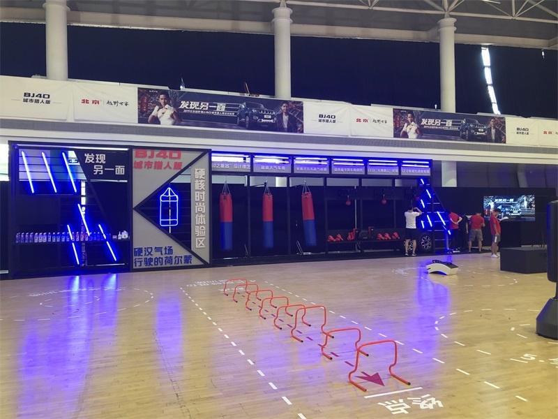BJ40城市猎人版：双面越野车展现多元城市生活方式