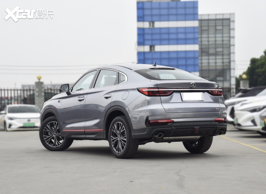 国产版"宝马x6"到店!不到12万的中型suv,轿跑车身配四轮独悬