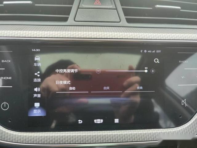 GKUI 19后装车机体验：质感有余/功能不足