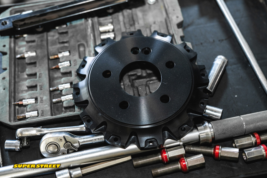 奔驰E级更换Brembo HP2000刹车片CZV打孔刹车盘