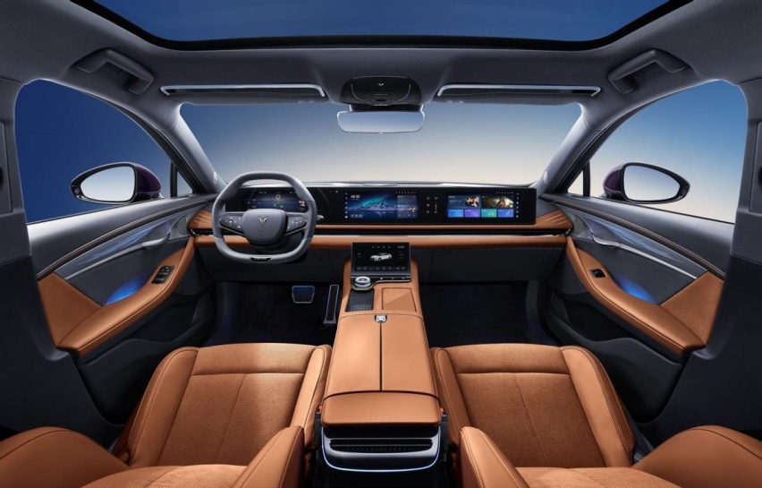 岚图追光PHEV：定义20万级高品质出行新标杆