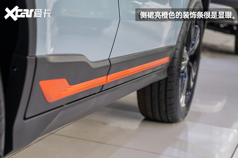 颇具动感的“X先生” 吉利博越X到店实拍