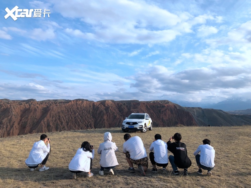 沿途景色美成天堂 自驾新疆RDX跑长途够用吗？