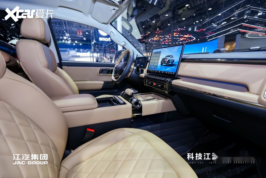 江淮汽车参加2026成都车展：重塑格局的“刚柔并济”与“向上向远”