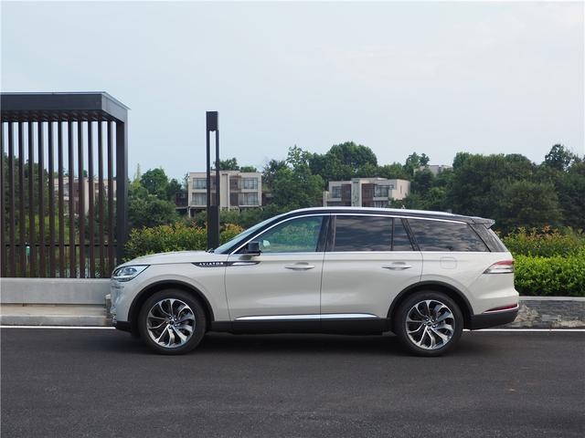 3.0T+10AT的动力表现有多香？试全新林肯飞行家｜试车