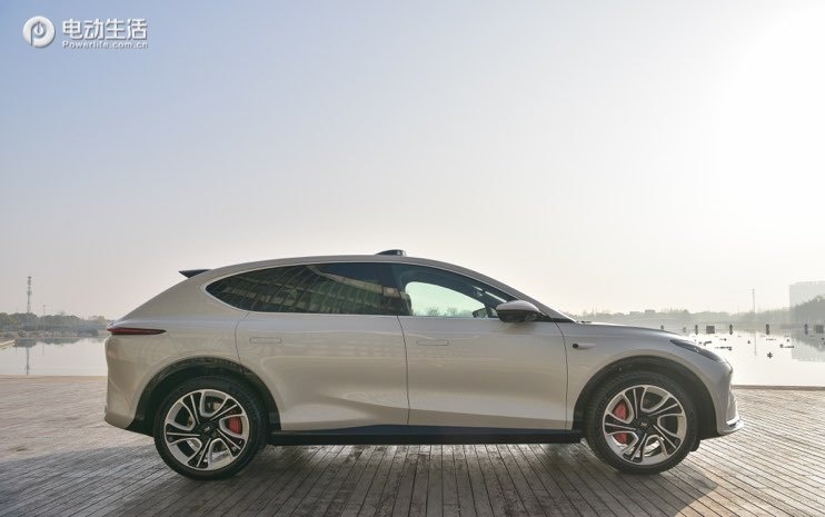 静态抢先体验智己LS7 堪称全“视界”最好的SUV