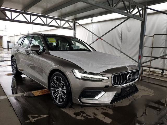 全新一代沃尔沃V60到港实拍！颜值倍增，网友：就等价格了