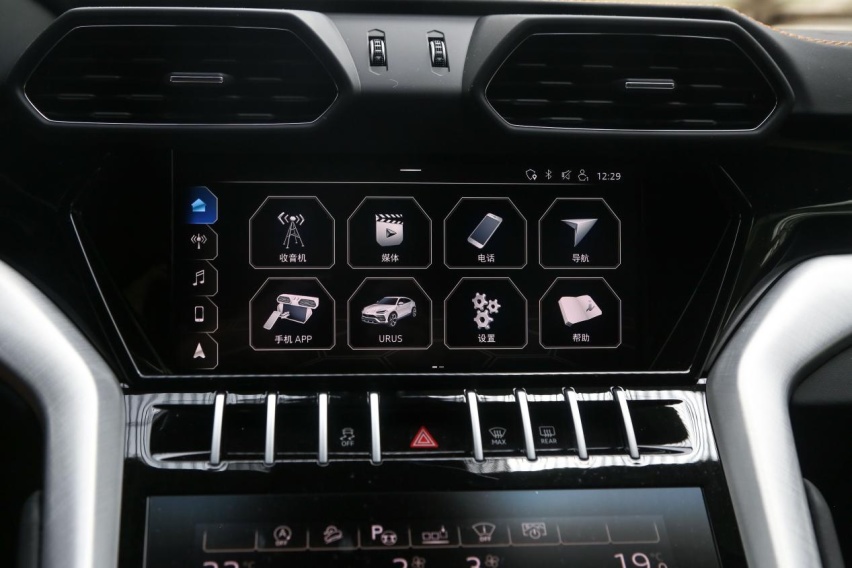 内燃机拥趸的Dream Car 试驾兰博基尼Urus