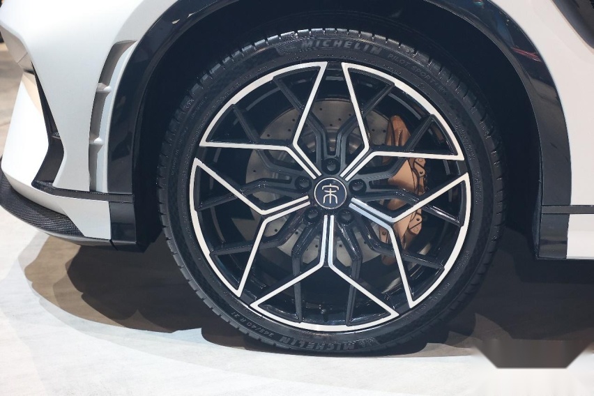 比亚迪王朝系列再出新车！轿跑造型很前卫，“宋L”能成爆款吗？