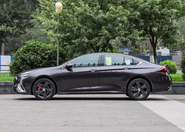 布雷博刹车、6.2破百堪称同级最强的君威GS为何火不起来?