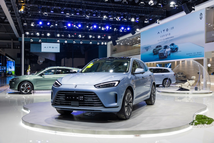 首款搭载华为ADS 2.0的交付量产车，问界M5智驾版将开启交付