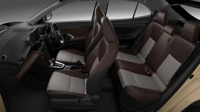 可甜可野的丰田小型SUV，四驱加持的YARiS Cross跨界来袭