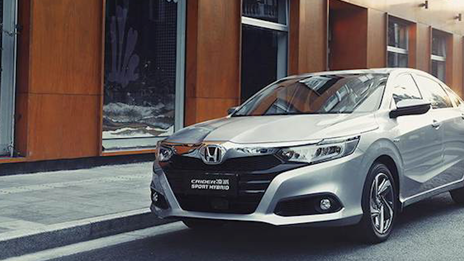 �������ɻ�Ӱ������A��14�f�𣬰ٹ���C���ͺăH��4.1L