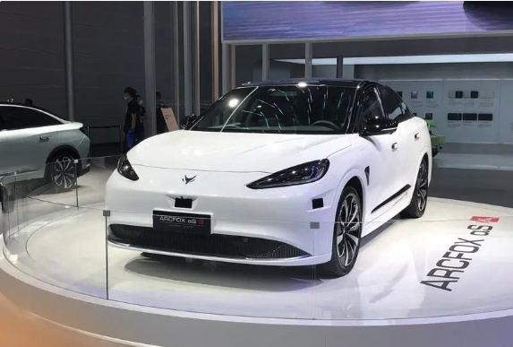 极狐 阿尔法S 华为HI版，是很智能的车，却不是很酷的车！