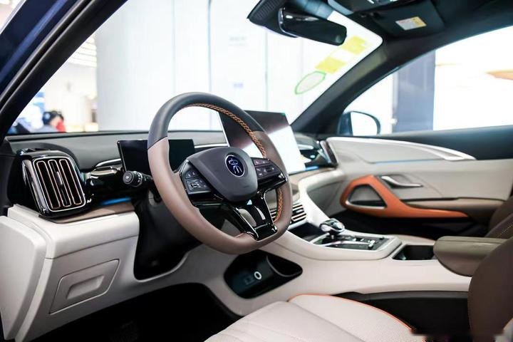 中国第一“卷王”，油电同价13.58万元起！