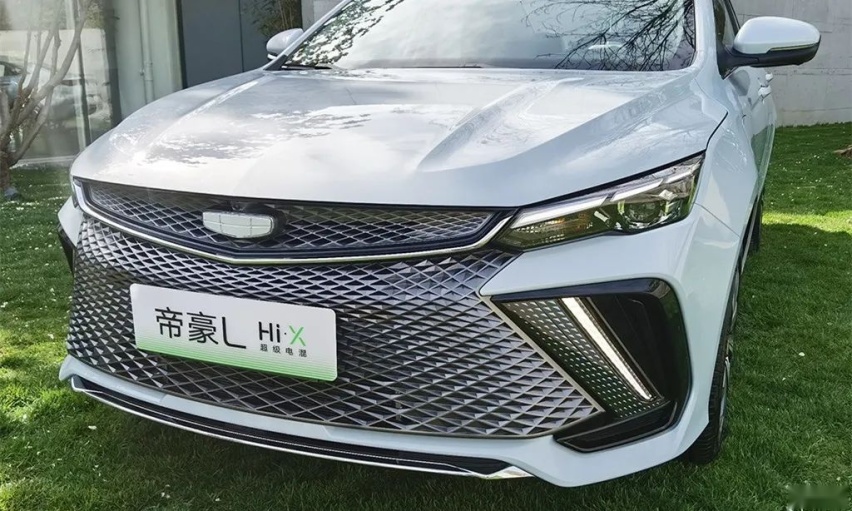 东风风行·游艇和吉利帝豪L雷神Hi·X都亮相了…丨今日车闻