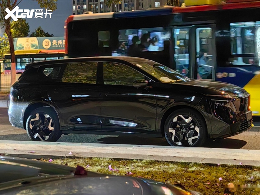 配增程/纯电双动力！东风日产NX8实车曝光，14.98万起能大卖？