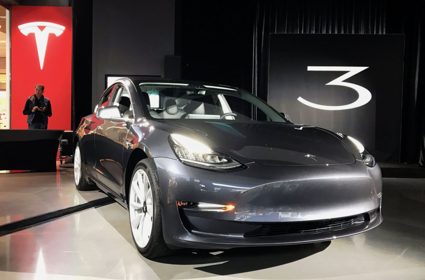 新款特斯拉Model 3即将上市，它能否颠覆电动汽车市场？