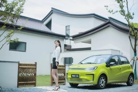 最佳通勤座驾!思皓E10X能拼得过宏光MINI EV吗?