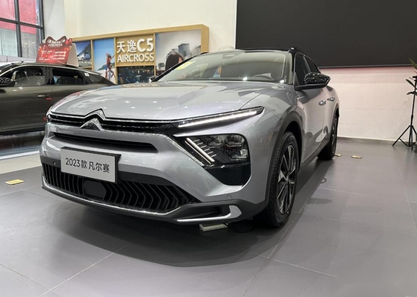 2023款雪铁龙C5X凡尔赛，铝合金摆臂+双胶料衬套+PHC渐进式避震