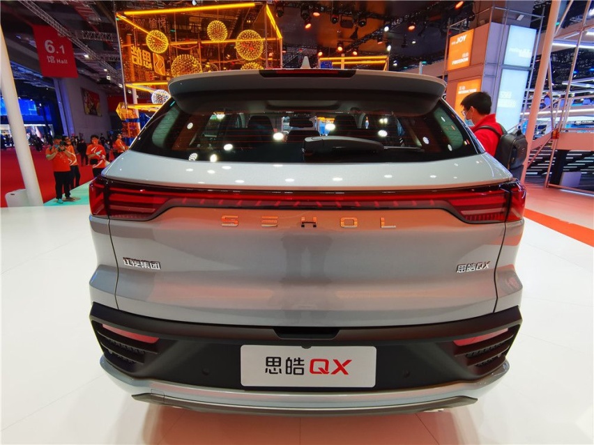 思皓QX预售价9.69万元 这颜值也太飒了吧