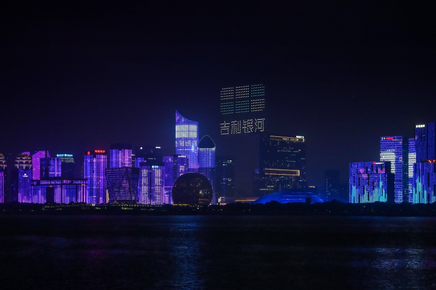 吉利银河L7首批用户提车，服务标准再升级，人气火爆！