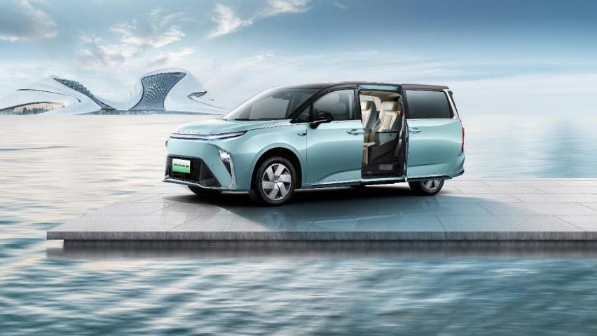 全尺寸豪华智能纯电MPV 上汽大通MAXUS MIFA 9全球首发