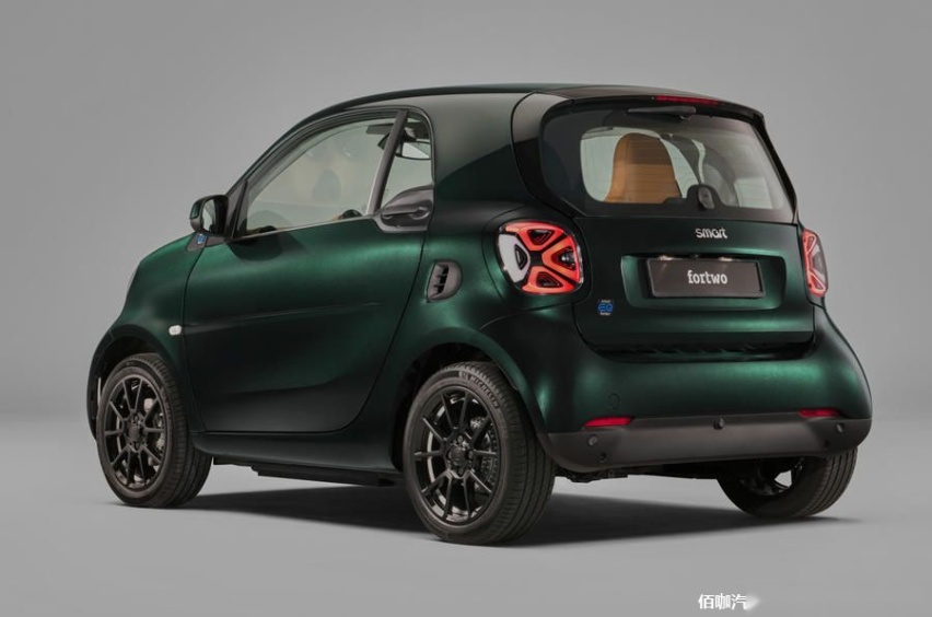 smartracinggreen_0002.jpg