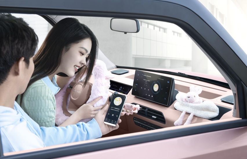 “国宝级” 微型电车吉利熊猫 mini 正式上市 3.99 万元认养回