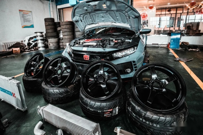 谁敢对保时捷911 GT3竖中指？沈阳车友的百万思域王就是国内天花板