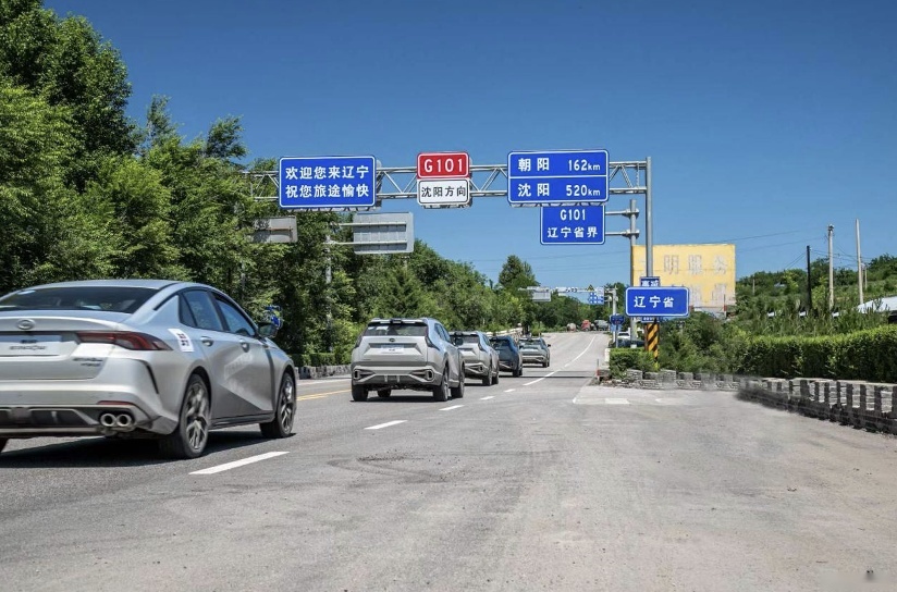 一箱油最长跑1711km，百公里油耗3.2L，钜浪混动GMC 2.0