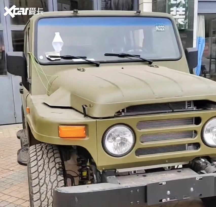bj 212自动挡实车现身,搭2.0t 8at,换电控分时四驱