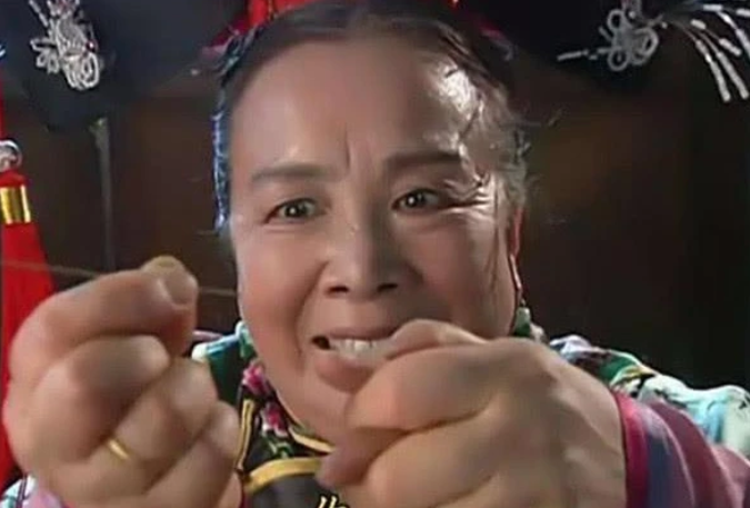 容嬷嬷的儿子，出道十年都没火，他的妻子却意外走红！