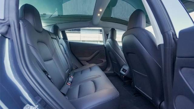 2年前55万买的Model 3高性能版，现在出手就赔27万？