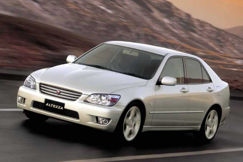2003_toyota_altezza-pic-51619-1600x1200.jpg