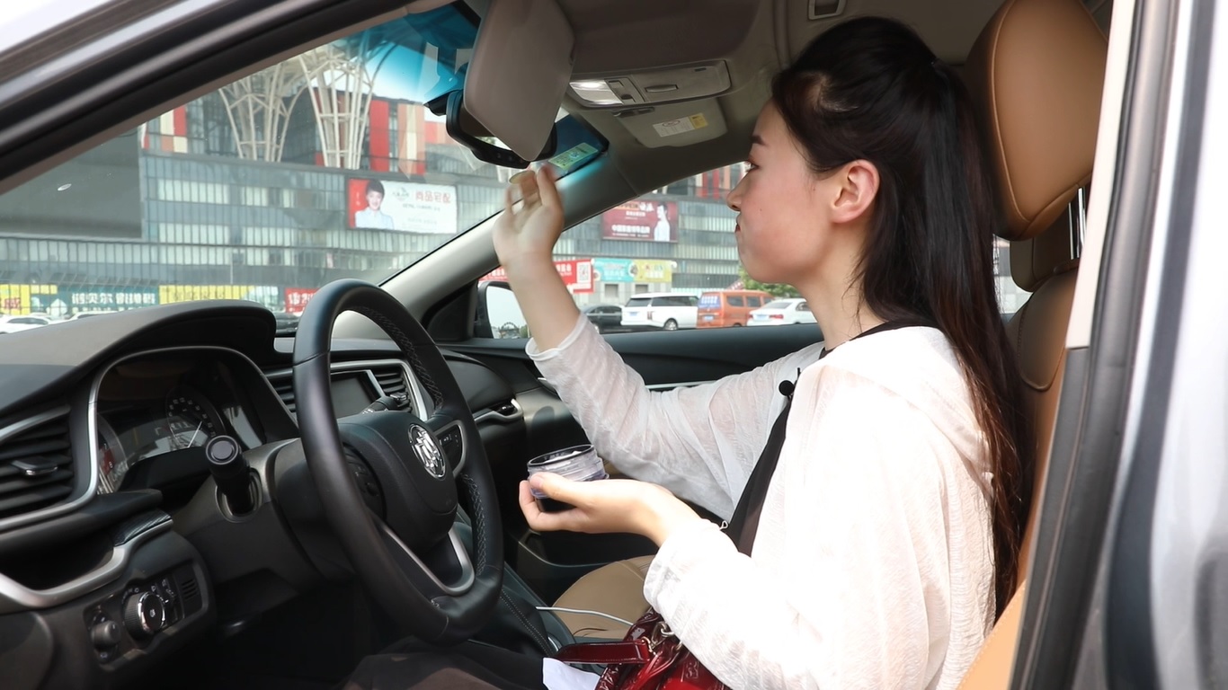 eʵ׷ʲôeŮƬˣƣŭˤꖰ