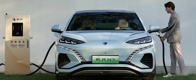 腾势N7 30万起步，技术全部自研，怎么定义它的豪华智能
