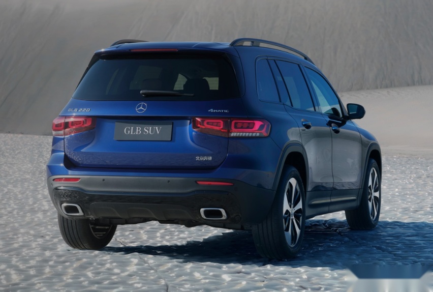 30万以内豪华SUV，奔驰GLB 220成优选，2.0T大7座不香吗？
